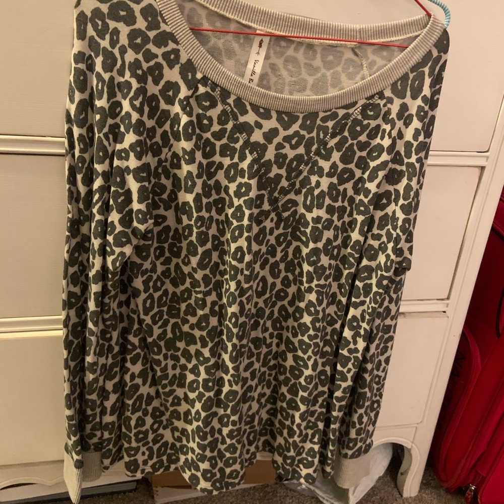 Cheetah crewneck